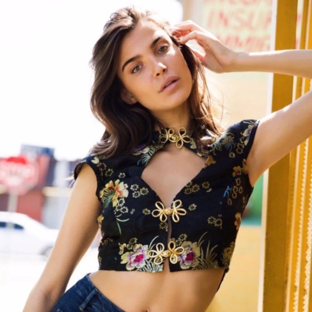 Sexy floral Embroidery Short t shirt Chinese Style satin Summer Crop tops streetwear Party Beach tops cute shirt women harajuku