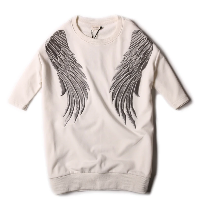 

2015 new men's fashion short sleeve clothing Wings feather embroidery design Loose big yards recreational sports sweater
