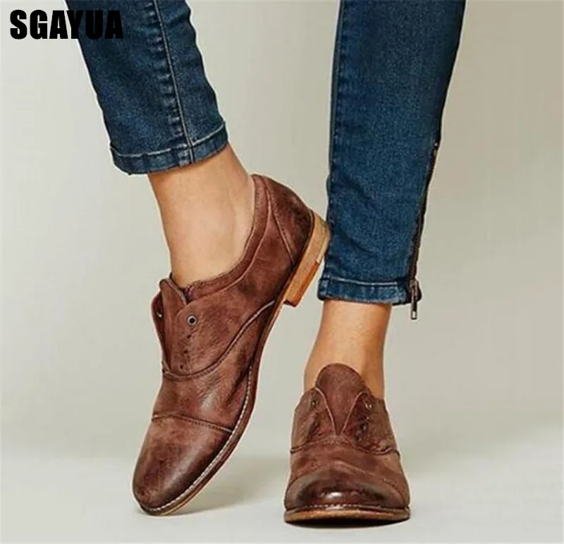 

2019 Spring New Women shoes Pointed Toe Casual shoes Ladies Retro Brogue Shoes Slip On Loafers Oxford shoes Plus Size 35-43 A60