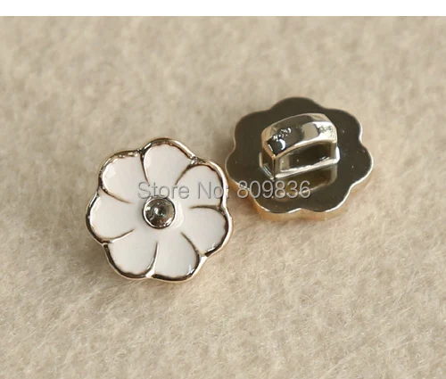 SILVER SKULL SHANK BUTTON 12.5mm