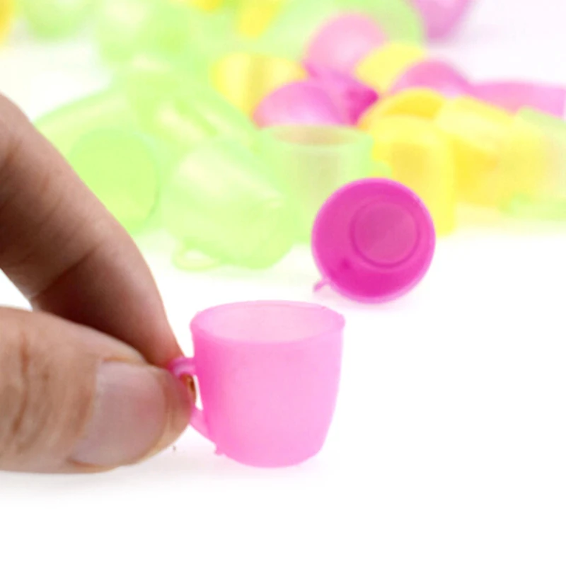 

20pcs Colorful Mini Cups for Barbi Dolls Accessories Pretend Play Toys Kitchen Toys Doll House Plastic Kitchen Tableware