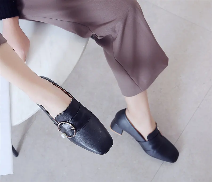 Женские лоферы в британском стиле; туфли-лодочки на среднем квадратном каблуке с квадратным носком; цвет черный, белый; Туфли-оксфорды из искусственной кожи с пряжкой и кольцом без шнуровки; повседневная обувь для деловой женщины