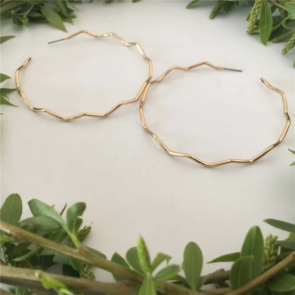 

TRENDY GOLD COLOR PLATING WAVED LARGE HOOP EARRING FOR WOMEN GIRL