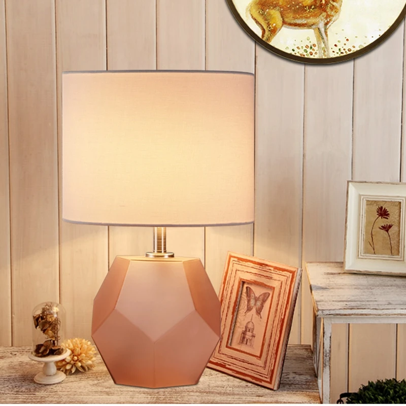 LukLoy Скандинавская декоративная настольная лампа с дистанционным управлением для свадебной комнаты, прикроватная лампа для спальни, простой современный теплый романтический европейский светильник