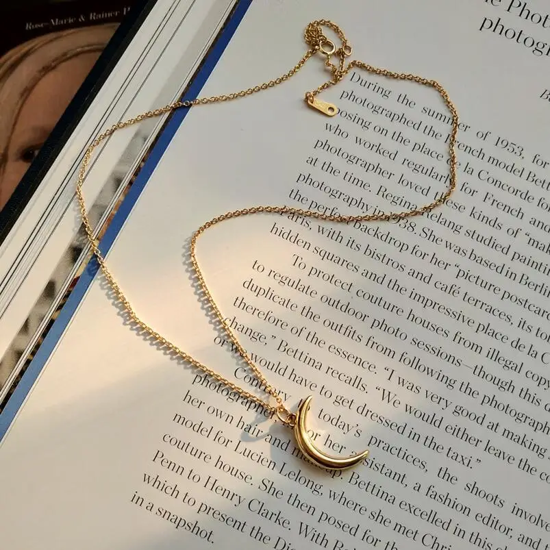 Hot Sale Silver Delicate Moon Pendant Necklace Women Curved Moon horn 925 Sterling Silver Moon Necklace Jewelry Birthday Gift