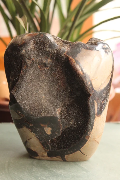 

(3.11lb) 100% RARE Large Dragon Septarian Crystal Geode Egg