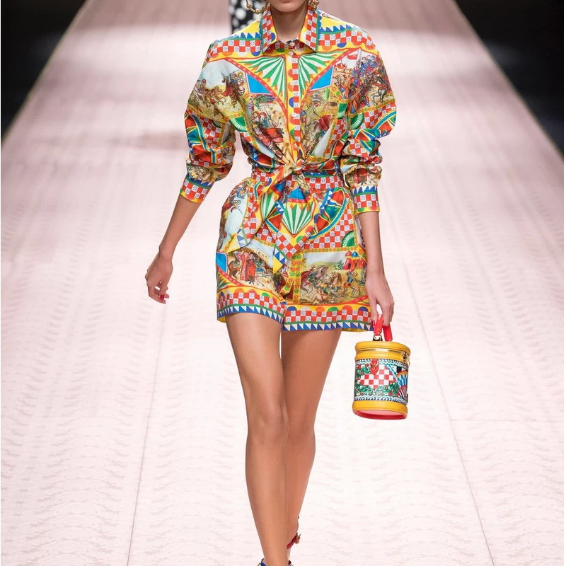 

2019 Spring &Summer New Knight Printed Irregular Long-sleeved Shirt + Shorts Women's Set 181108YZ01