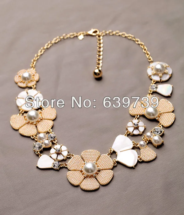 

Bulk Price Mother Gift Shiny Elegant Simulated Pearl Necklace