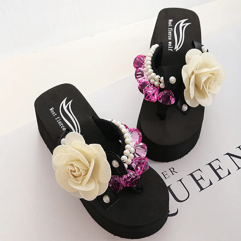 Online Zunehmende Anti erdrutsch Ferse Dicken Sohlen Fip Flops Luxus Blume Sicke Perle Rutsche Hausschuhe Keil Ferse Strand Pantoffel