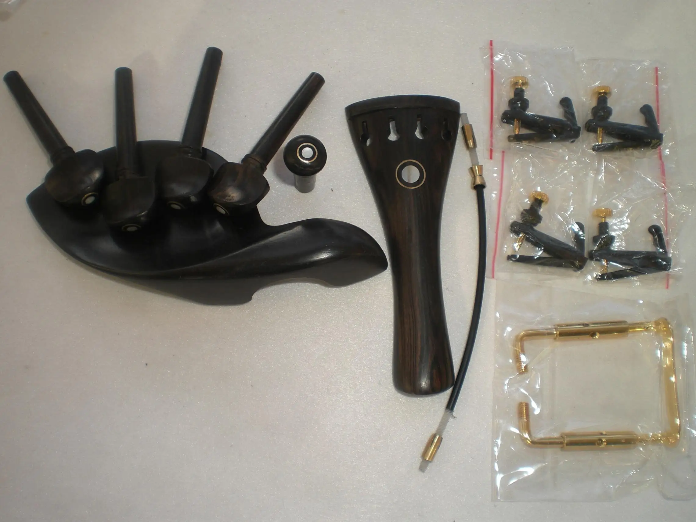 

1 Set Quality Ebony Violin Fitting Violin Tail Piece Chinrest 4 Pegs and End Pin All In 4/4