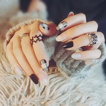 

Girls Small Round Head Fashion False Nails Women DIY Short Nail Art Tips with Glue Ladies Temperamental Lattice False Nail 24PCS