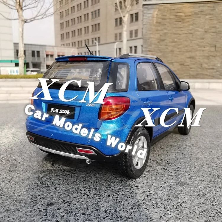 Литая модель автомобиля для SX4 SUV(синий) 1:18+ маленький подарок