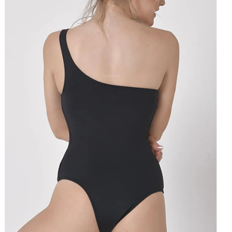 swimsuit-one-piece-striped-07