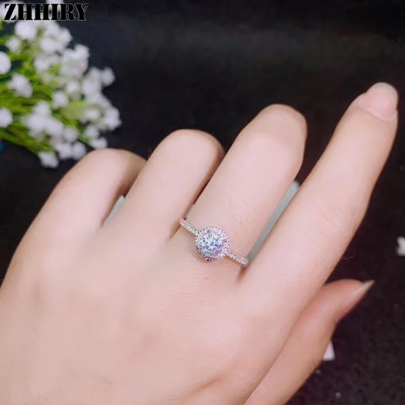 ZHHIRY Подлинная Moissanite кольцо из стерлингового серебра 925 для женщин кольца 0.5ct 5 мм D VVS1 Круглый вырез с сертификатом ювелирные изделия