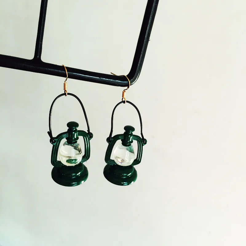 Смешное Преувеличение мини керосиновая лампа серьги женские креативные ручной работы DIY украшения для люстры рождественские аксессуары - Окраска металла: Green