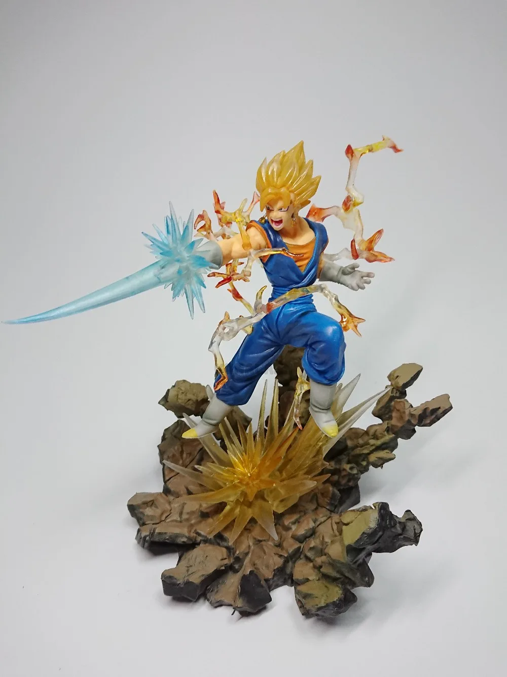 

Dragonball Z Sagas Dragon Ball Vegeto Vegeta Figure Super Saiyan SonGoku Gotenks Majin 24CM PVC DBZ Action Figure