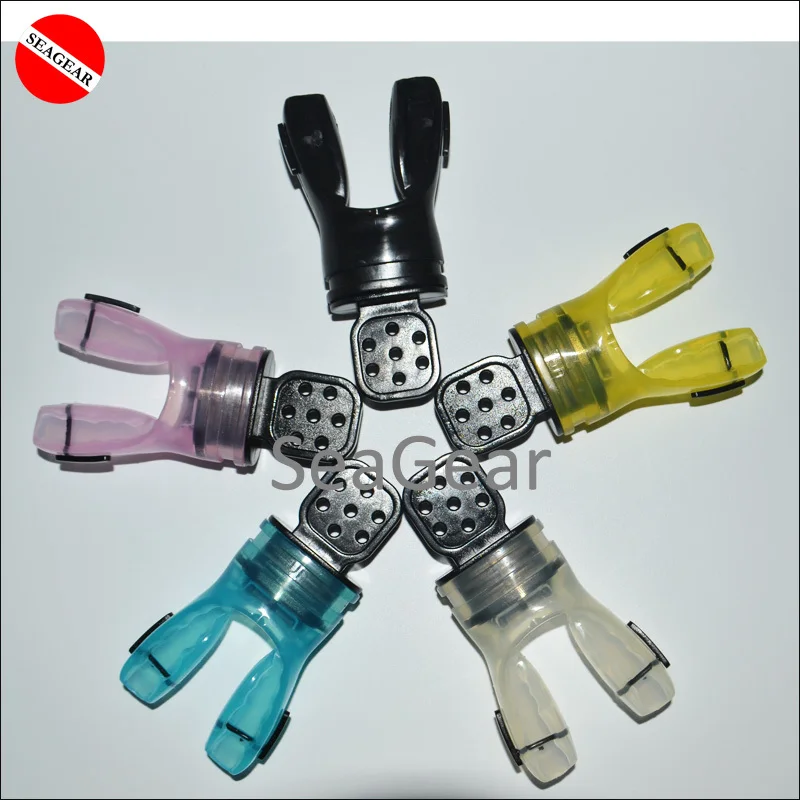 Colorful Thermoplastic diving mouthpiece snorkeling mouthpiecein Pool