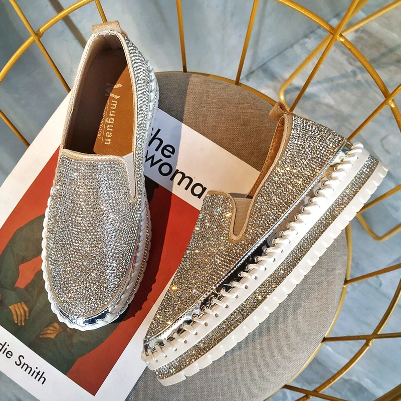 

Brand Luxury Women Flat Platform Shoes All Crystal Rhinestone Slip On Female Moccasins 2019 Spring Autumn Ladies mocasines mujer