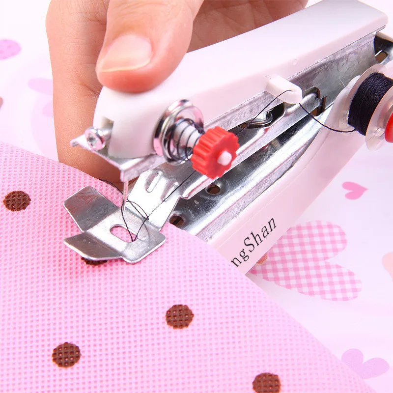 Мини ручная швейная машинка spring come. Портативная швейная машинка the handheld sewing machine. Мини швейная машинка handy stitch. Ручная машинка для шитья. Ручная швейная машинка мини.