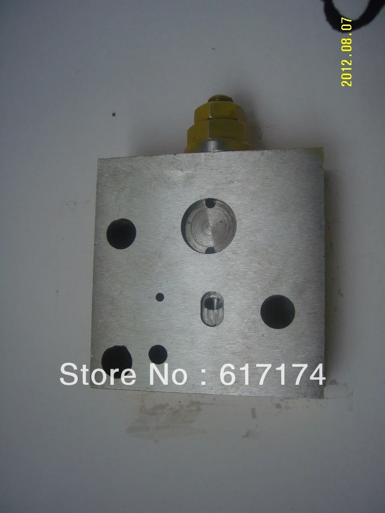 

Komatsu pc200-7 excavator Pressure reducing valve 723-40-71102 relief valve