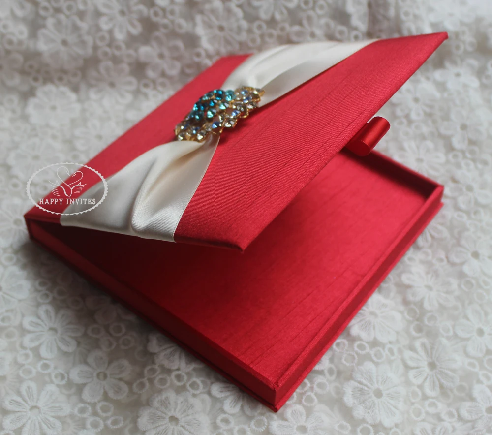 HI2019-02 Hot Sale Red Silk Box with Brooch   More colors available
