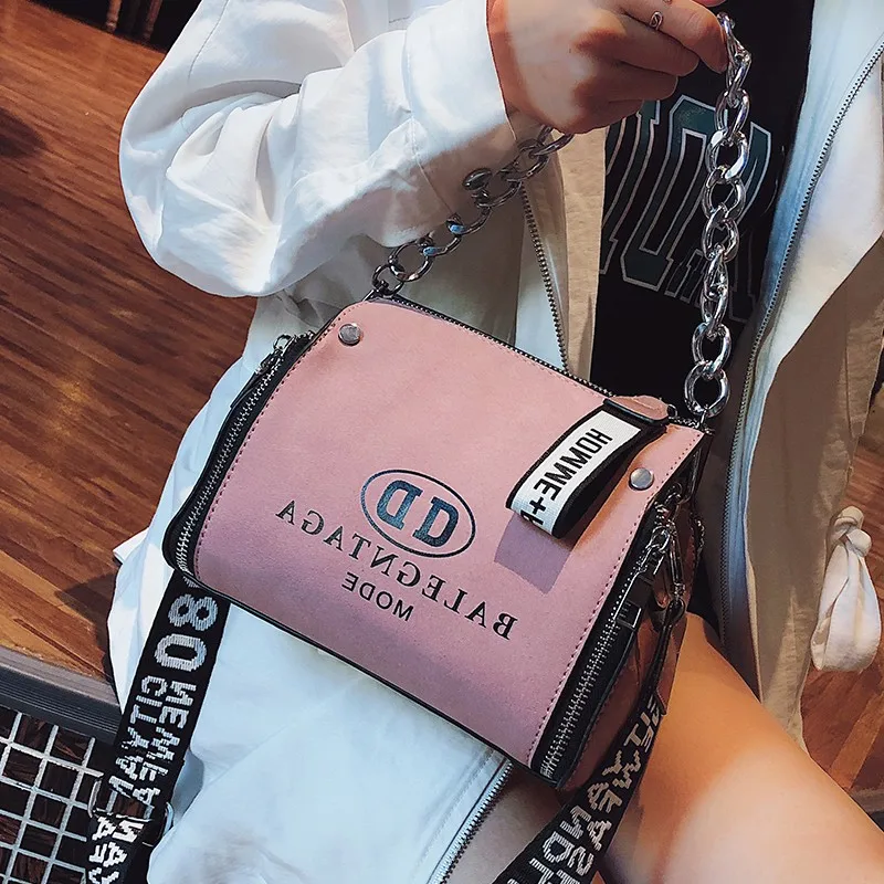 Bolso de hombro con diseño de cadena gruesa en forma de barril con correa ancha de letras bolsos de mensajero de cuero PU