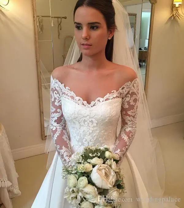 2018 Newest V-neck Long Sleeve Wedding Dresses Button up Back Chapel Train Lace Bridal Wedding Gowns Bride Dresses Vestido De Novia