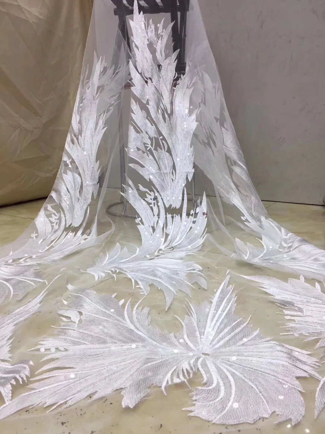 

Beautifical white french lace fabrics Fashion style net lace sequins embroidery 5yards/lot nigerian lace bridal fabric ML1N818