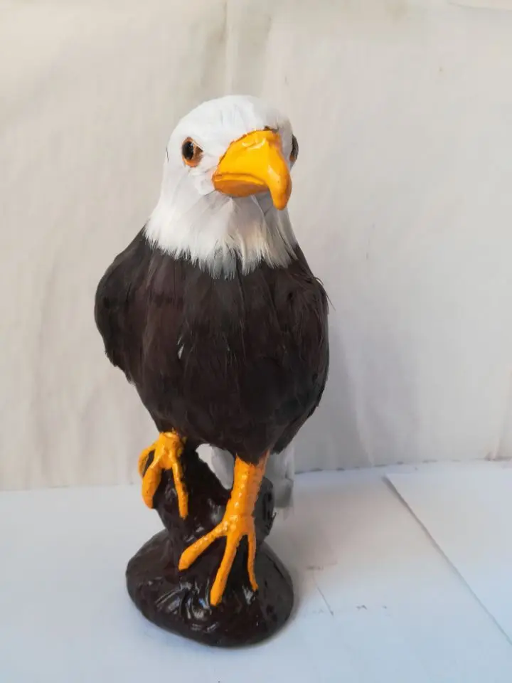 пластиковый орел