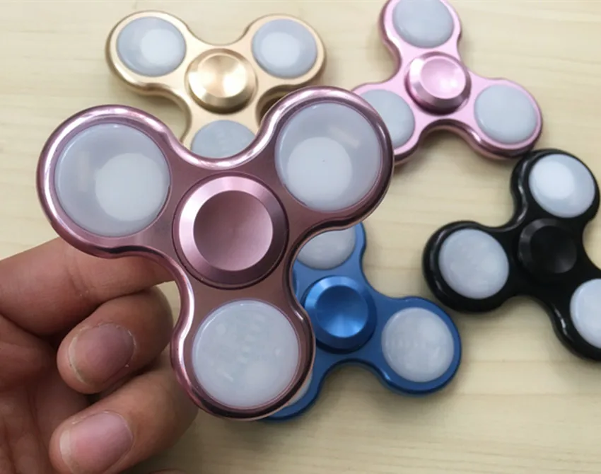 Новые высококачественные светодиодные светящиеся Непоседа Spinner игрушки Ручной