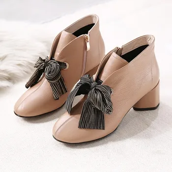 

GPOKHDS 2019 women ankle boots soft Cow leather winter short plush lace up black color square toe high heels boots size 34-40