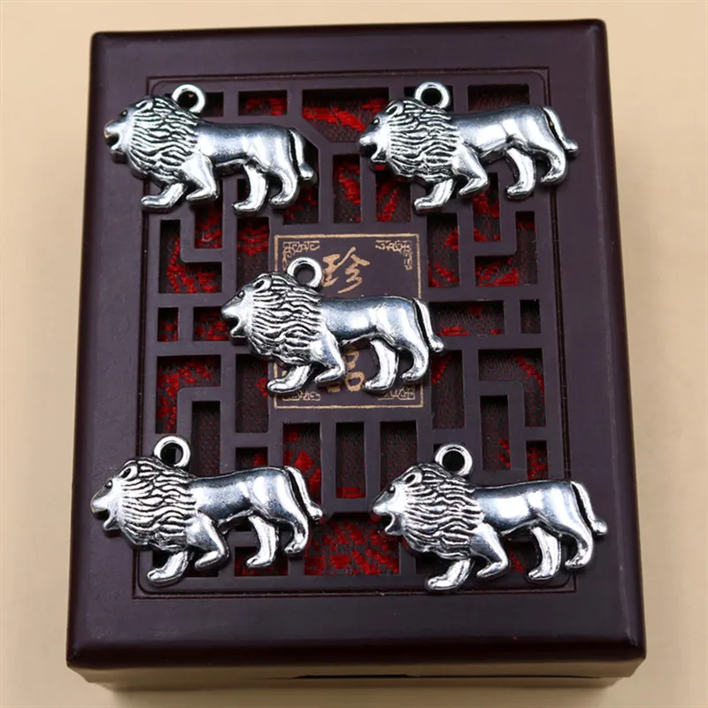 

WKOUD 10pcs Antique Silver Sahara Lion Charm Alloy Pendant Vintage Necklace Bracelet DIY Metal Jewelry Findings A1803