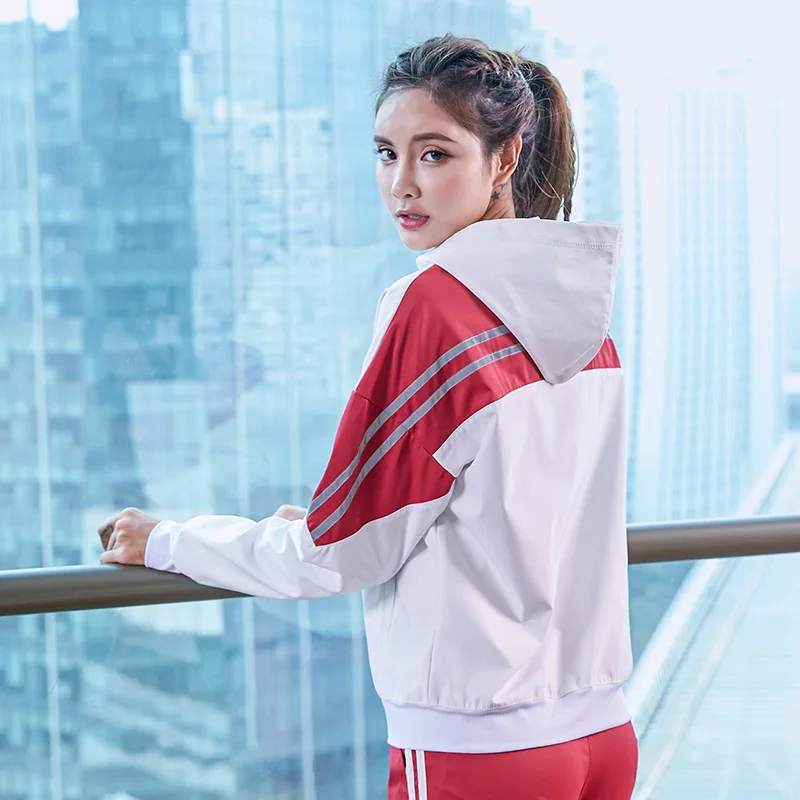 

Woman Running Hoodie Jacket Coat Sports Jacket Women Joggers Training Fitting Fitness Exercise Shirt Gym Long Sleeve Jackets