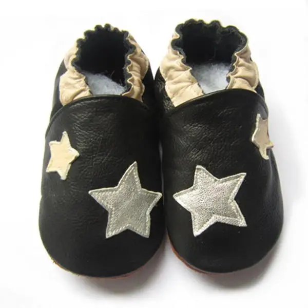 Мягкая Нескользящая детская обувь из натуральной кожи для новорожденных мальчиков и девочек; мокасины для малышей; детская обувь для детей 0-24 месяцев - Цвет: black stars