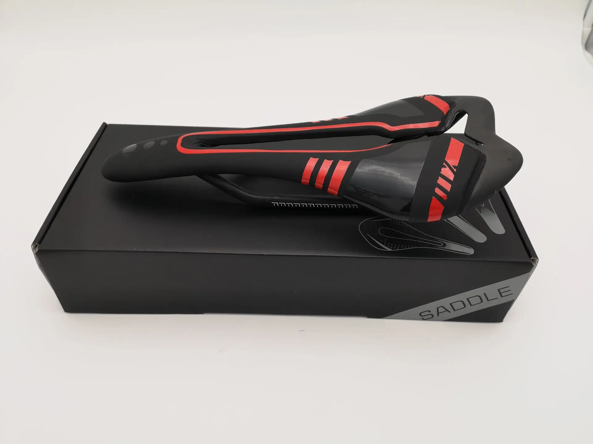 Карбоновое седло для шоссейного велосипеда, MTB велосипеда, ультралегкое седло для горного велоспорта, подушка 120 г, переднее заднее сиденье, седло next xxx - Цвет: black red with box