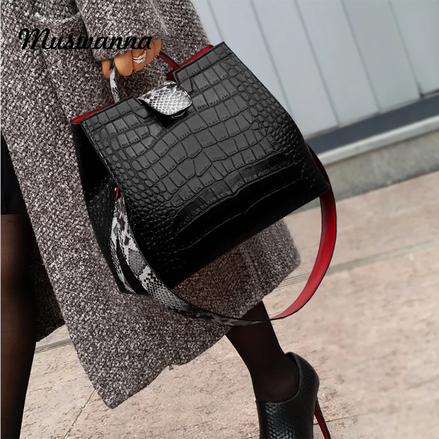 

Luxury Crocodile Women Handbag Snakeskin Wide Shoulder Strap Bucket Bag Designer Shoulder Bag Buckle High Capacity Totes 2019