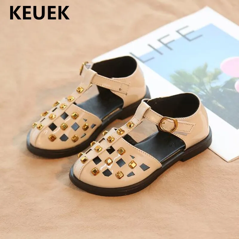 

New Girls Shoes Kids Baotou Sandals Baby Toddler Low-heeled Patent Leather Princess Rivets Kids Cut-Outs Sandals 03