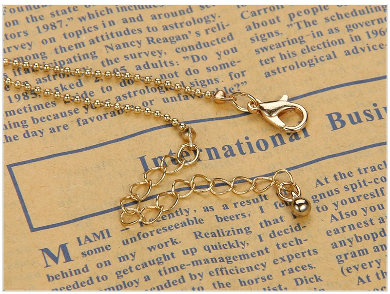 Crescent-pendants-Details_04