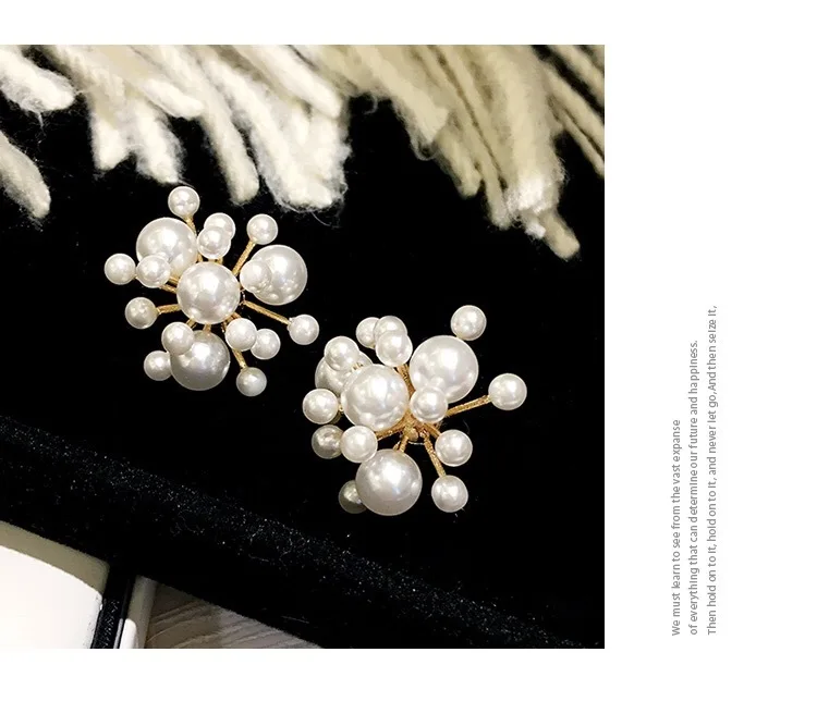 Блестящие боковые новые модные брендовые ювелирные изделия жемчужные цветочные серьги-гвоздики для женщин эффектный подарок элегантные серьги