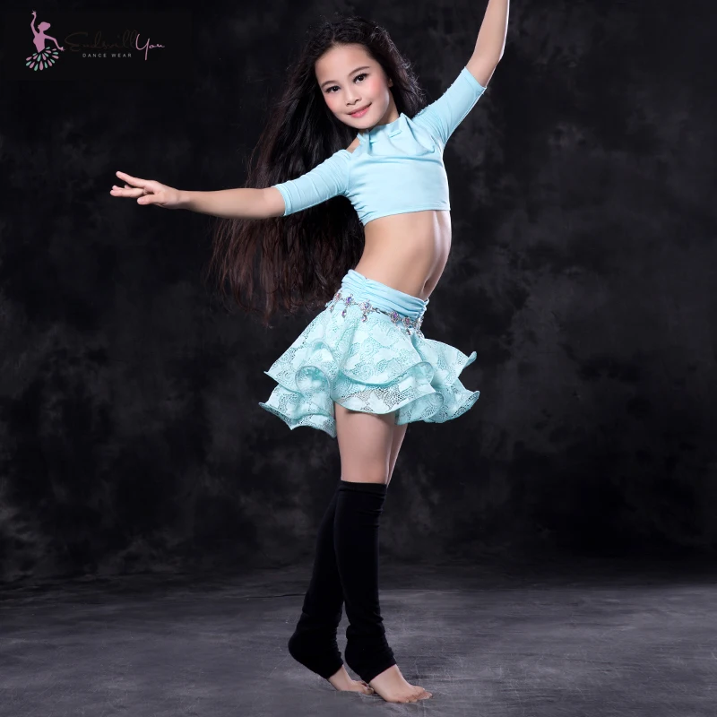 детский топ и юбка. акробатика человек на плече. Shoulder dancing. танцор акробат. пол дэнс шолдер.