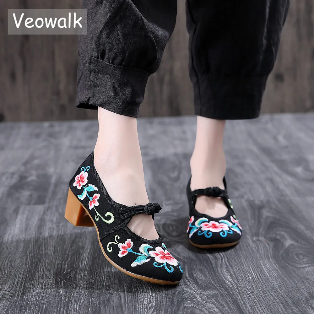 

Veowalk Chinese Embroidery Women Canvas Studded Med Heel Shoes Vintage Ladies Cotton Embroidered Old Beijing Block Heeled Pumps