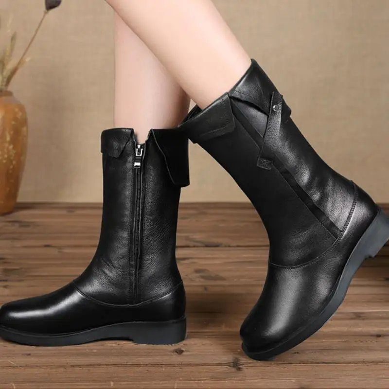 Boots, ladies' new women's boots, retro head, side zipper, top leather, high Martin boots, artificial hair boots.
