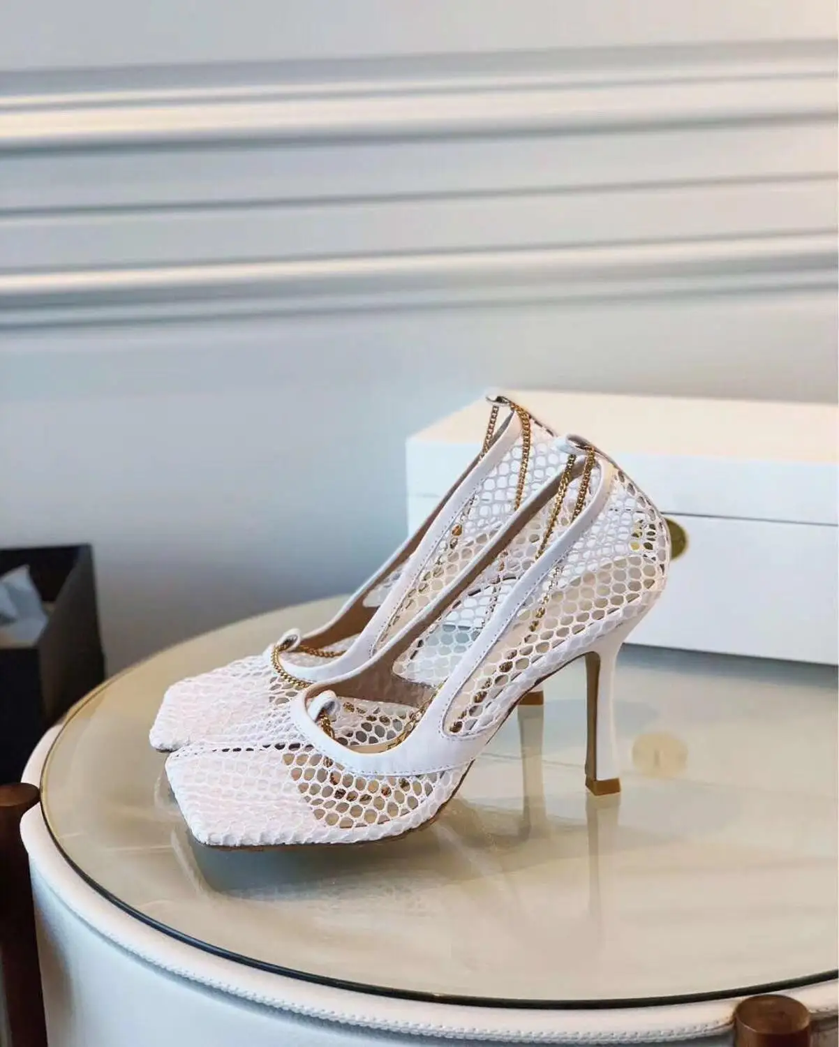 

88888 2019 summer new net red with the same paragraph BV mesh high heel sandals shallow mouth stiletto hollow mesh chain women'