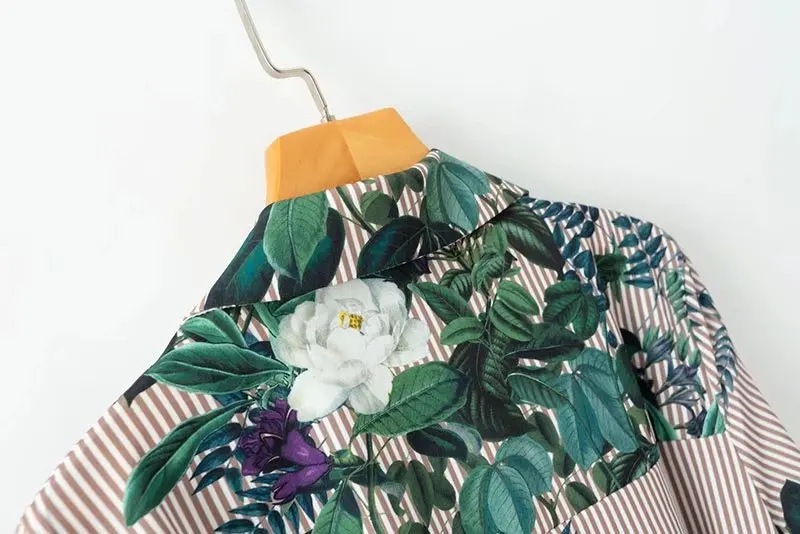 8900043176_1832055227