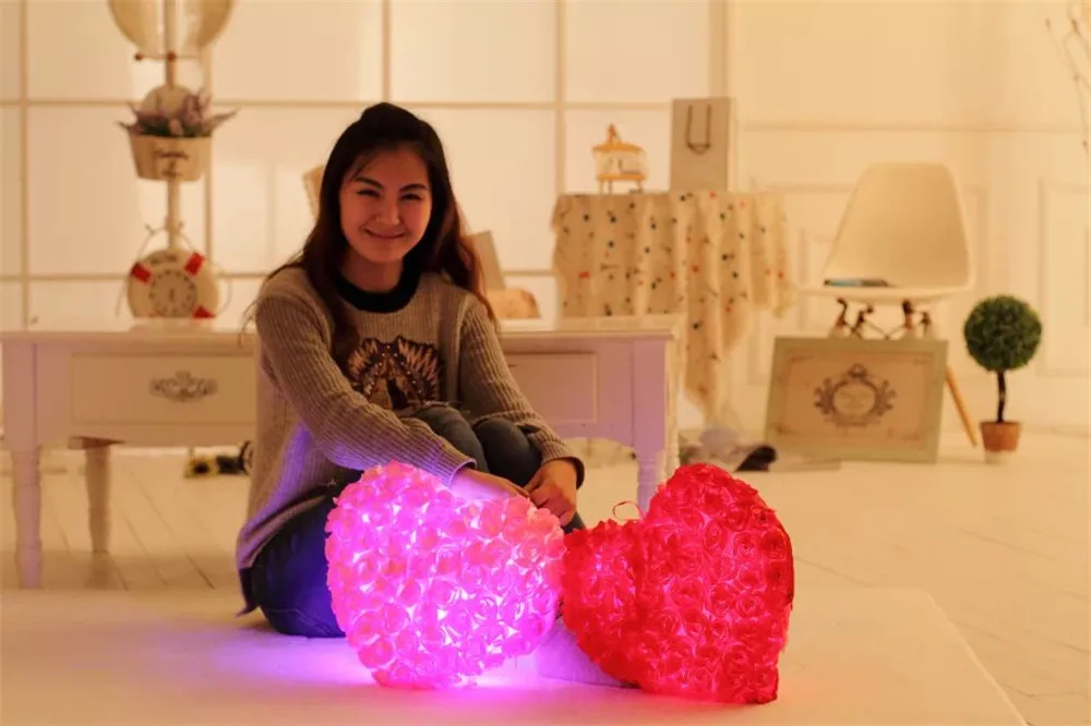 Pétalas de Rosa Presente dos Namorados para Meninas Frete Grátis Moda Luminosa Colorido Luz Travesseiro Apaziguar Boneca Casamento Crianças Brinquedos 8 Brinquedos de pelúcia que acendem