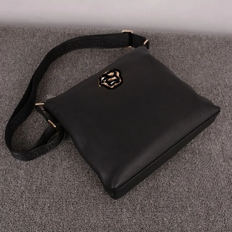 

2018 new men's shoulder bag vertical business casual diagonal package