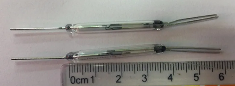 

3pins Reed Switch/ magnetic switch/glass sealed 4*38MM normally open and normally closed NO / NC 10PCS free shipping
