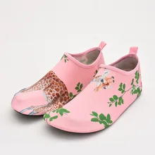 Женщина портативный движения песчаный пляж Подводное плавание дайвинг Нескользящая беговая дорожка обувь для плавания машина для носки Босиком тонкие мягкая подошва кроссовки