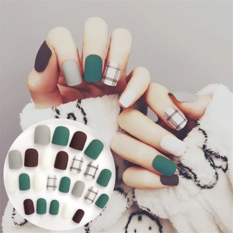 

24Pcs/Set 3D Grey Matte Scrup Stripe Line Nail Tips Green White Short Full Cover False Nails Acrylic with Glue Stickers