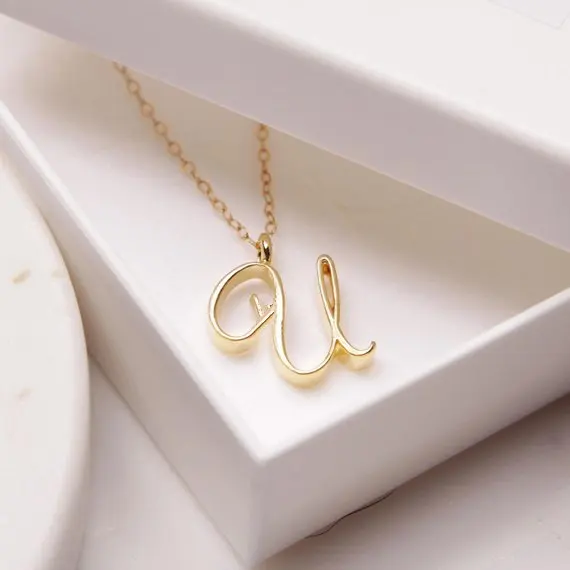 Logo Alphabet U Kalung Fashion 